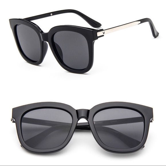 Black - Square Oversize Wayfarer Sunglasses - Picture 1 of 8